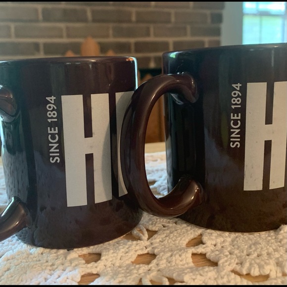 Set of Two Hershey’s Ceramic Coffee Cups - Picture 2 of 5
